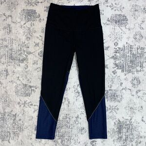 Victoria Sport Knockout by VS Capri Black and Blue Leggings XS